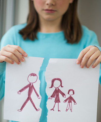 Çocukların olumsuz davranışları boşanma riskini artırıyor