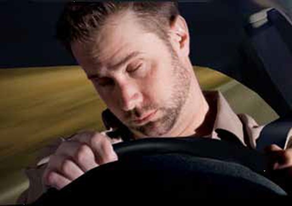 Uykusuzluk alkollü araba kullanmak kadar tehlikeli!
