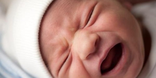 Bebeklerde aşırı ağlamanın nedeni
