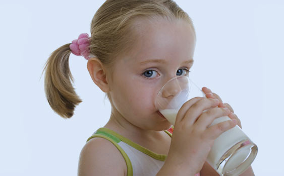 Süt çocukların boyunu uzatıyor